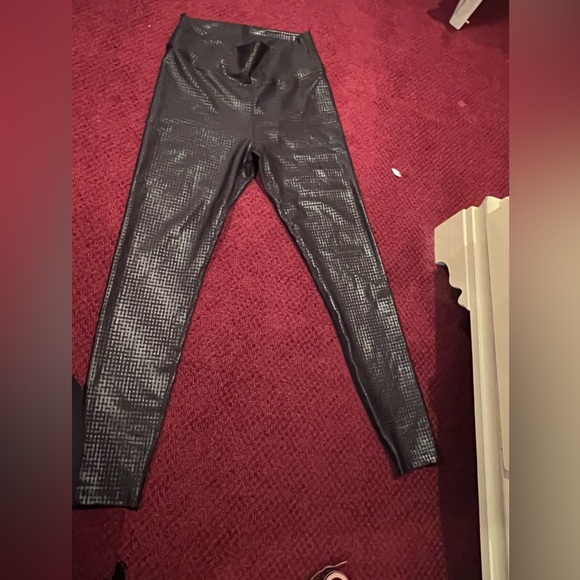 PELOTON black Show Up Digital Foil Metallic High-Waist Legging - Picture 1 of 11